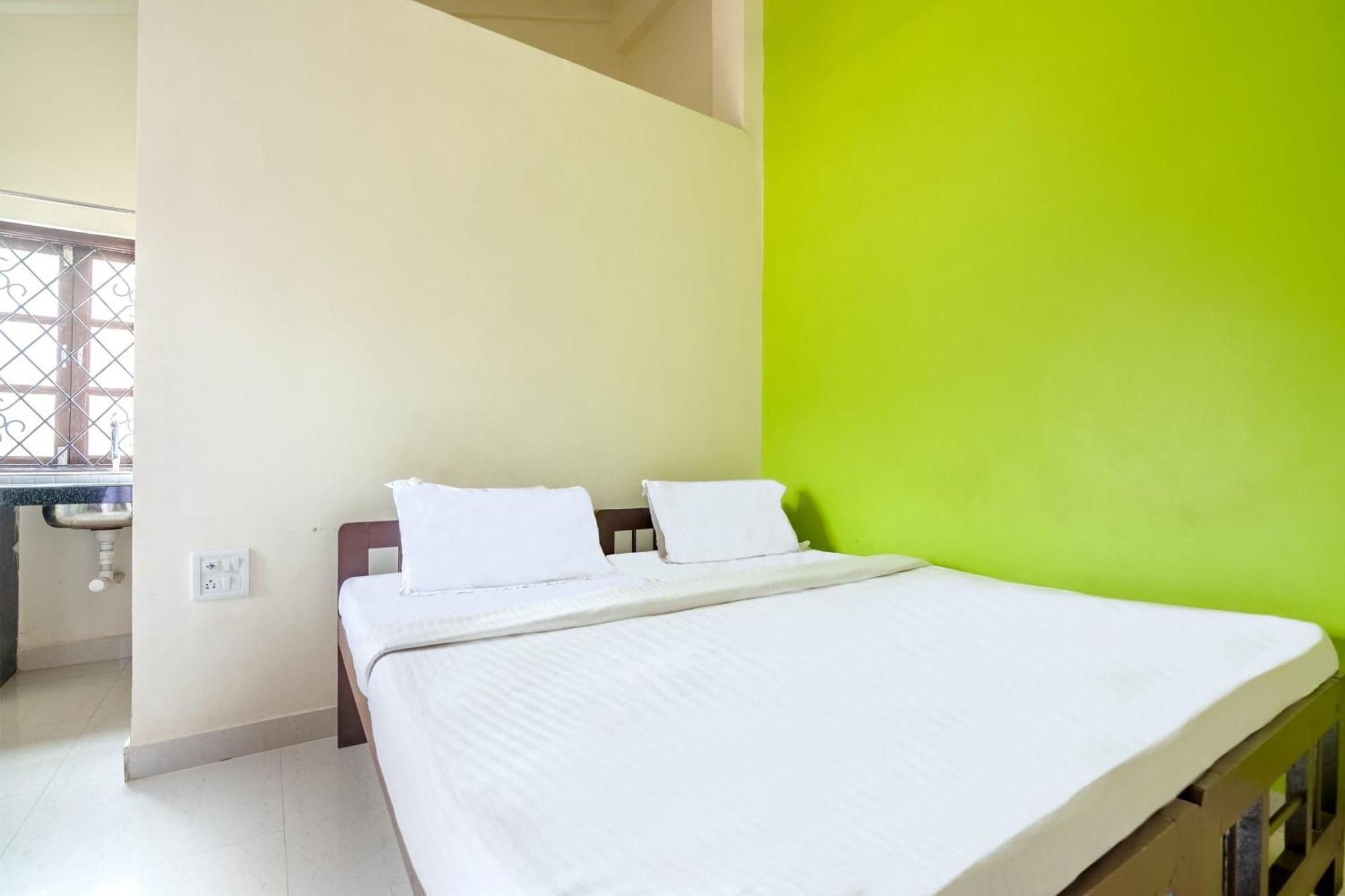 Spot On Ps Guest House Calangute Exterior foto