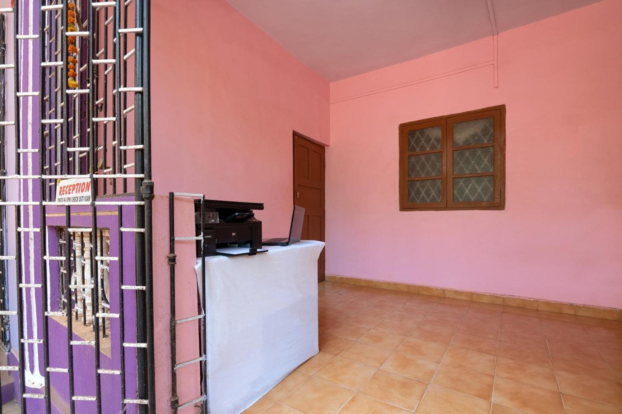 Spot On Ps Guest House Calangute Exterior foto