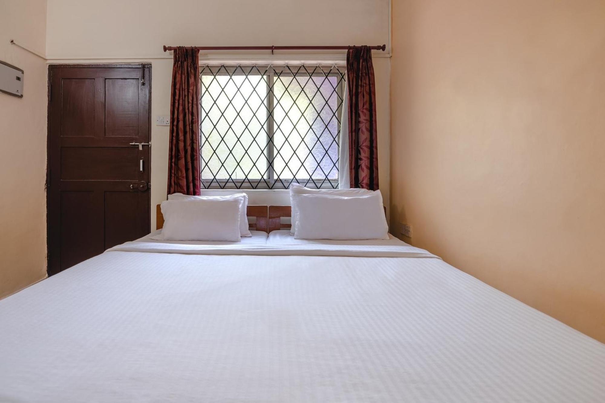 Spot On Ps Guest House Calangute Exterior foto